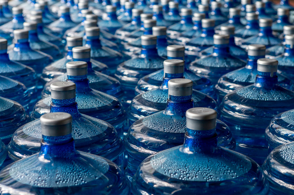 Vigilância Sanitária proíbe comercialização de água com vasilhames vencidos - ABINAP